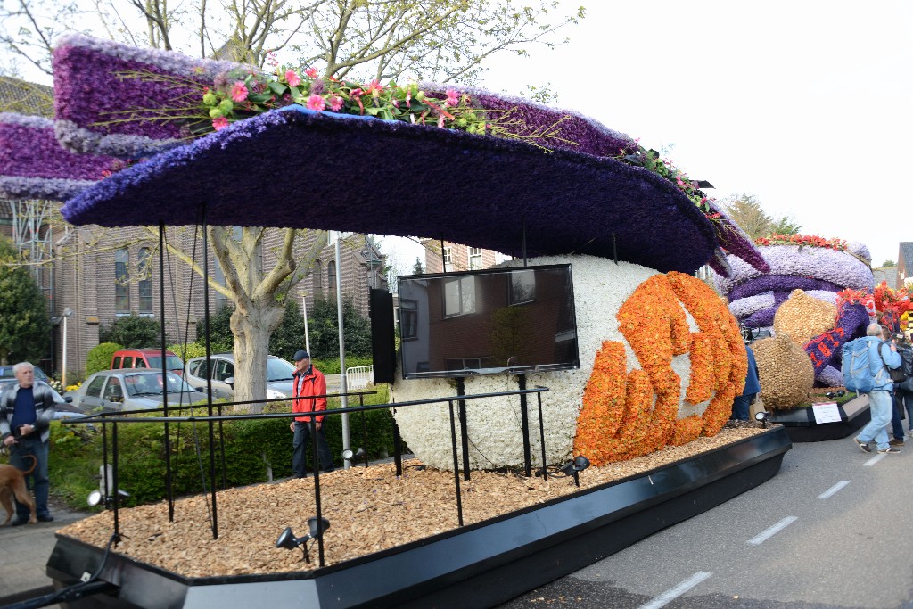 ../Images/Bloemencorso 2015 038.jpg